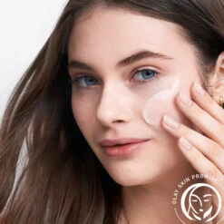 Olay Touch Of Sun 7-in-1 Dagcrème En Zelfbruiner SPF 12 -Garnier Winkel 1030281 3