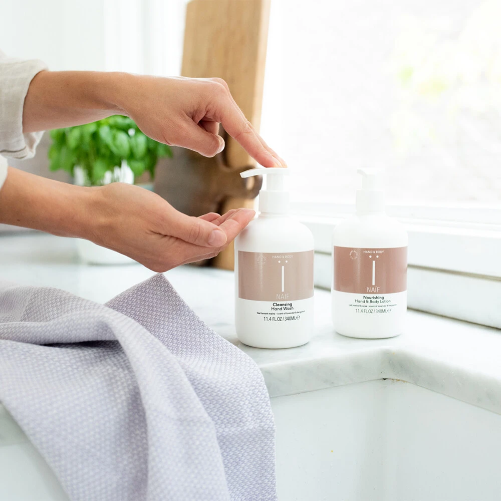 Naif Helping Hand & Body Kit 4 Naif Helping Hand & Body Kit - Afbeelding 2